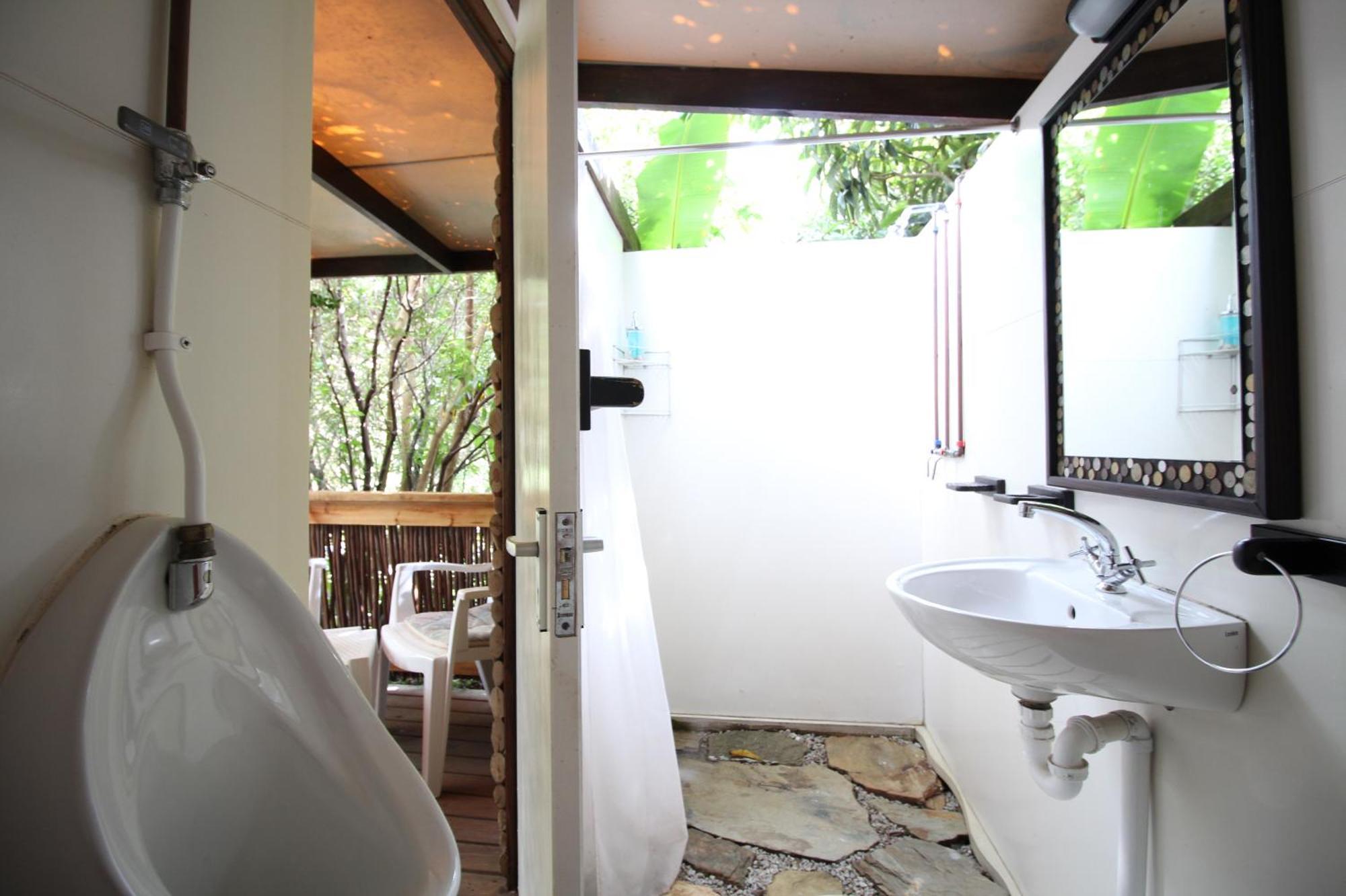 Mali Boutique Lodge & Tube 'N Axe Budget Accommodation Stormsrivier Rum bild