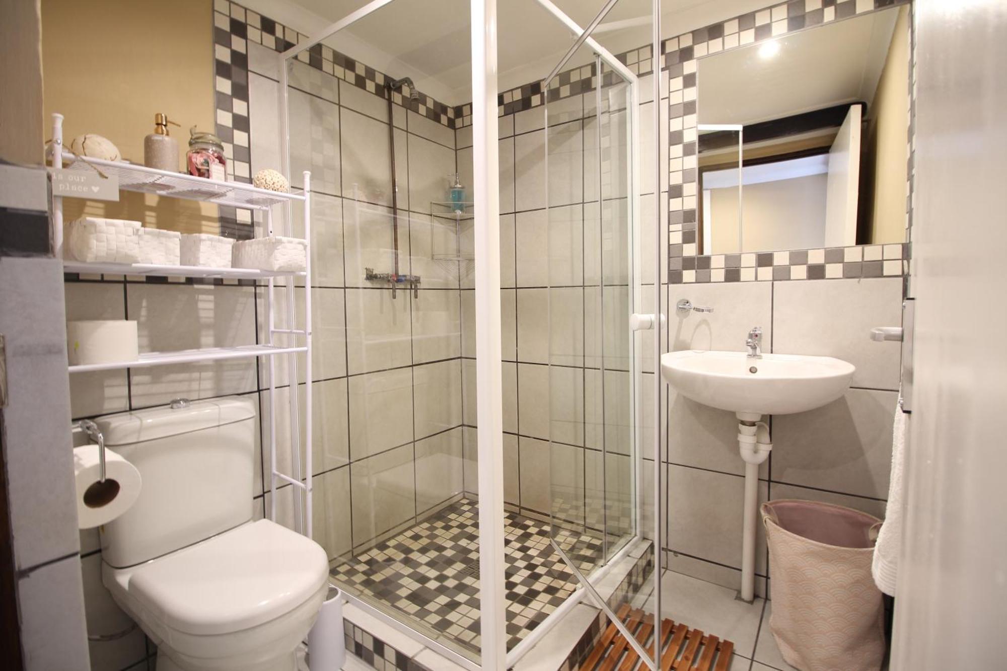 Mali Boutique Lodge & Tube 'N Axe Budget Accommodation Stormsrivier Rum bild